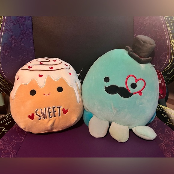 Valentines 8” 2023 Cinnamon Roll Chanel & Octopus Eiko - Picture 1 of 7